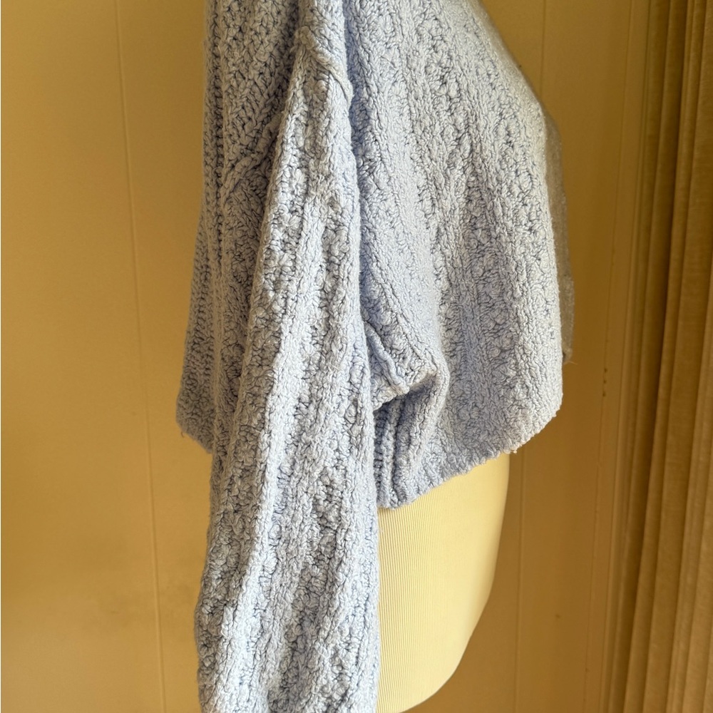 Urban Outfitters Light Blue Oversized Cropped Sweater Sz S - Picture 4 of 9